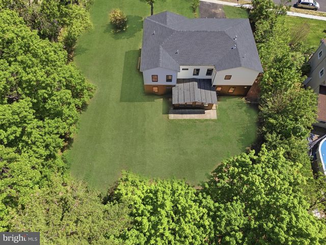 3 TYNE S, Kendall Park, NJ 08824