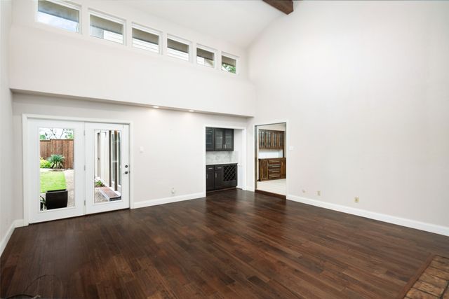 6712 Saint Anne Street, Dallas, TX 75248