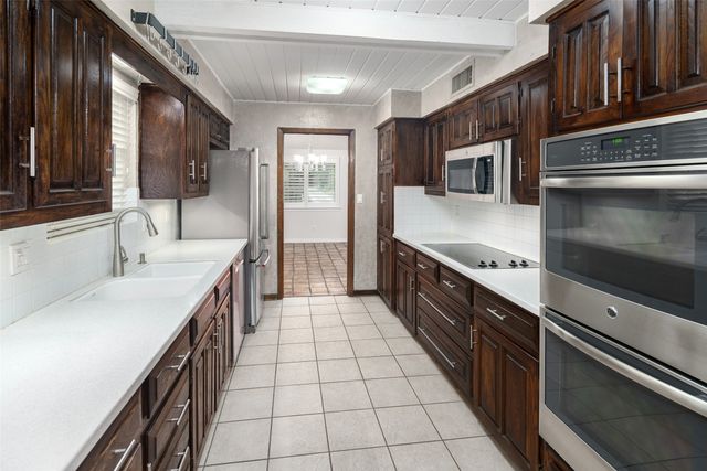 6712 Saint Anne Street, Dallas, TX 75248