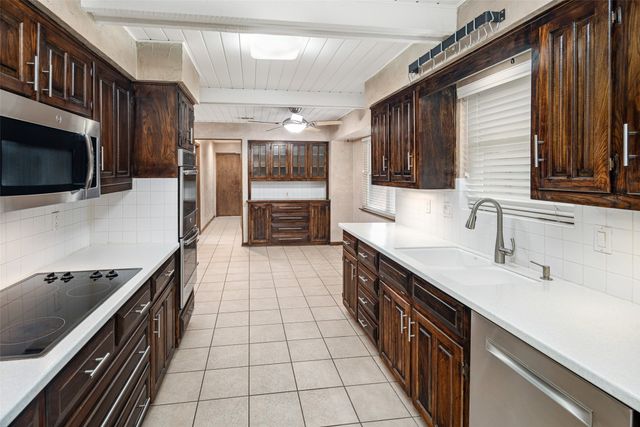 6712 Saint Anne Street, Dallas, TX 75248