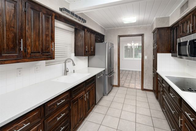 6712 Saint Anne Street, Dallas, TX 75248