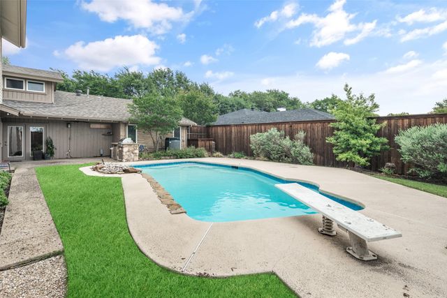 6712 Saint Anne Street, Dallas, TX 75248