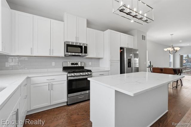 25565 Grandview Lane 33, Novi, MI 48375