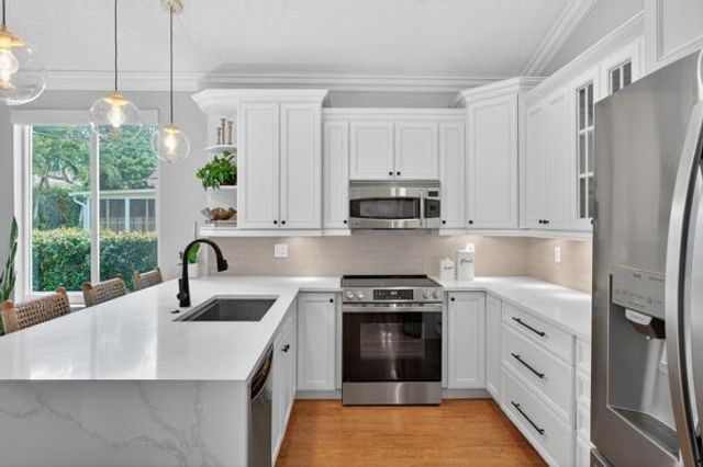 7862 NW 62nd Way, Parkland, FL 33067