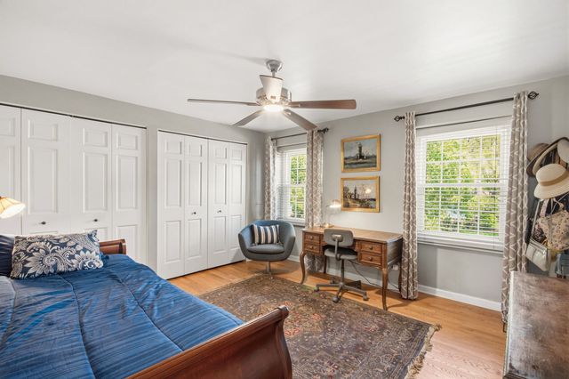 19W107 Avenue Normandy N, Oak Brook, IL 60523