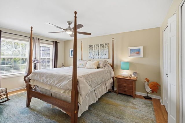 19W107 Avenue Normandy N, Oak Brook, IL 60523
