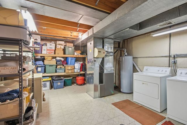 19W107 Avenue Normandy N, Oak Brook, IL 60523