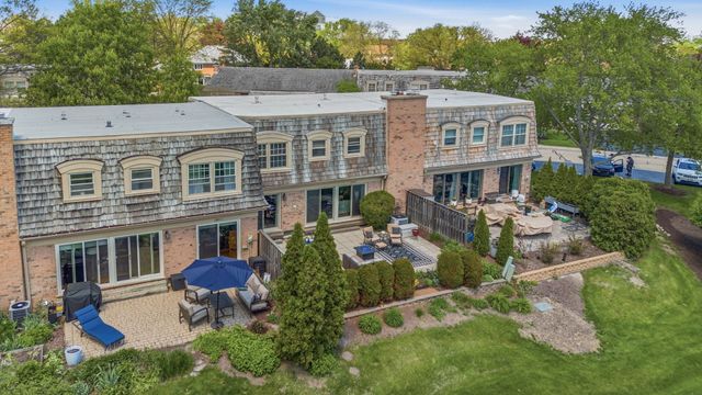 19W107 Avenue Normandy N, Oak Brook, IL 60523