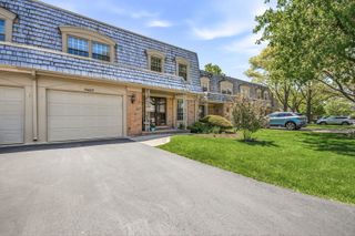 19W107 Avenue Normandy N, Oak Brook, IL 60523