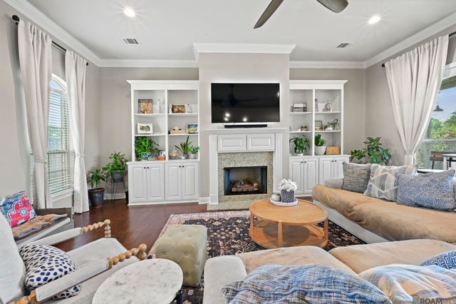 39071 Old Tree Dr, Prairieville, LA 70769
