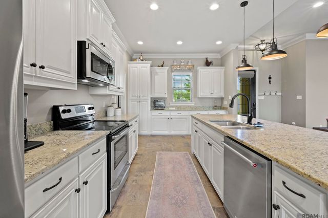 39071 Old Tree Dr, Prairieville, LA 70769