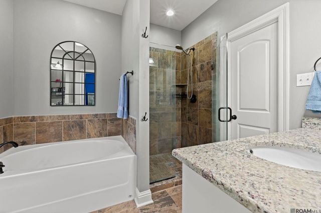39071 Old Tree Dr, Prairieville, LA 70769