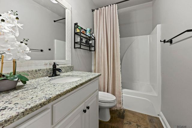 39071 Old Tree Dr, Prairieville, LA 70769