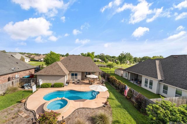 39071 Old Tree Dr, Prairieville, LA 70769