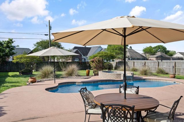 39071 Old Tree Dr, Prairieville, LA 70769