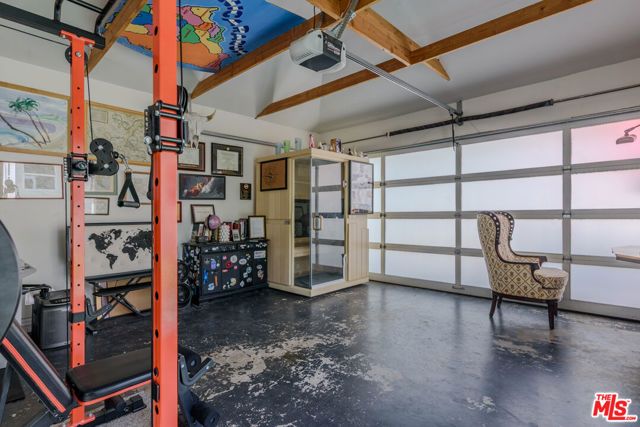 6601 Rubio Avenue, Los Angeles, CA 91406