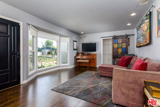 6601 Rubio Avenue, Los Angeles, CA 91406