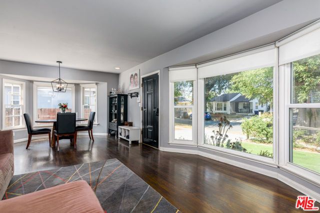 6601 Rubio Avenue, Los Angeles, CA 91406