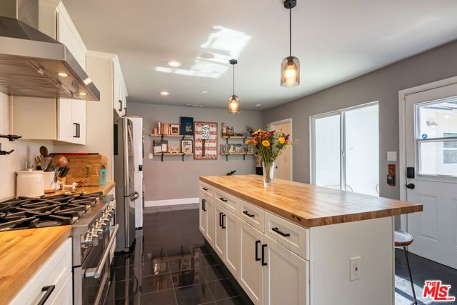 6601 Rubio Avenue, Los Angeles, CA 91406