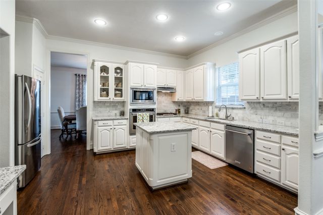 1718 E Branch Hollow Drive, Carrollton, TX 75007