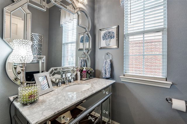 1718 E Branch Hollow Drive, Carrollton, TX 75007