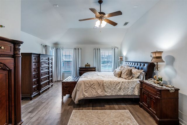 1718 E Branch Hollow Drive, Carrollton, TX 75007