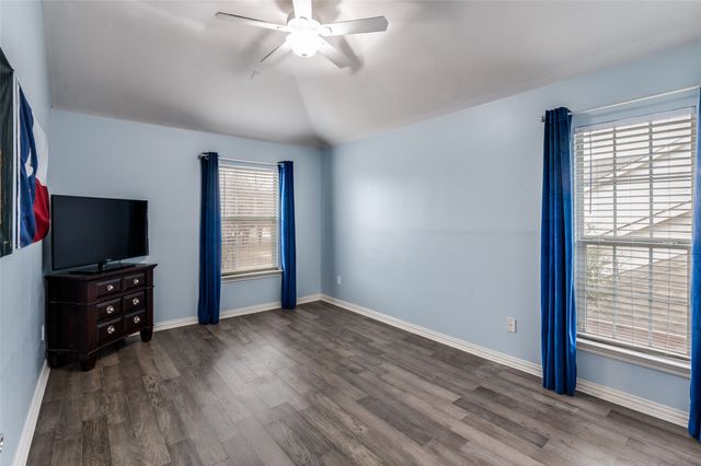 1718 E Branch Hollow Drive, Carrollton, TX 75007