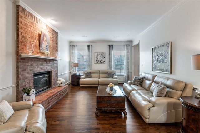 1718 E Branch Hollow Drive, Carrollton, TX 75007