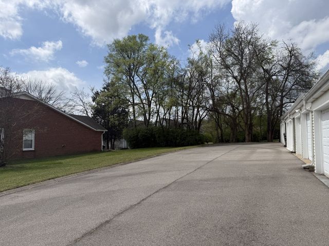 1532 Lewis Rd, Madison, TN 37115