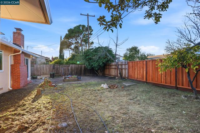 1139 Aspen Dr, Concord, CA 94520