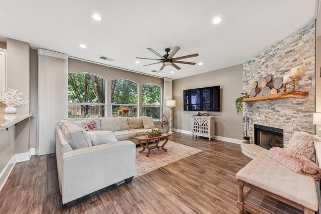 3219 Ash Glen LN, Round Rock, TX 78681