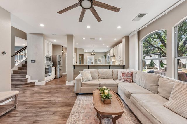 3219 Ash Glen LN, Round Rock, TX 78681