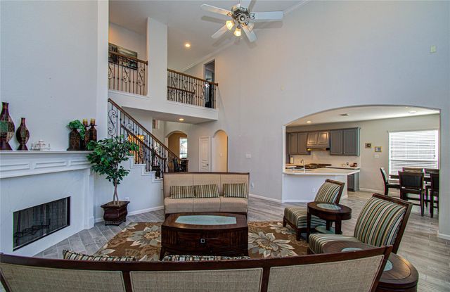 105 Hawke Bay Lane, Friendswood, TX 77546