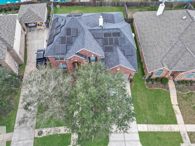 105 Hawke Bay Lane, Friendswood, TX 77546