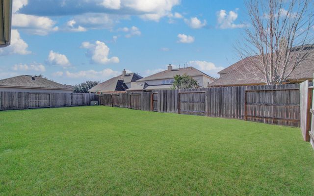 105 Hawke Bay Lane, Friendswood, TX 77546