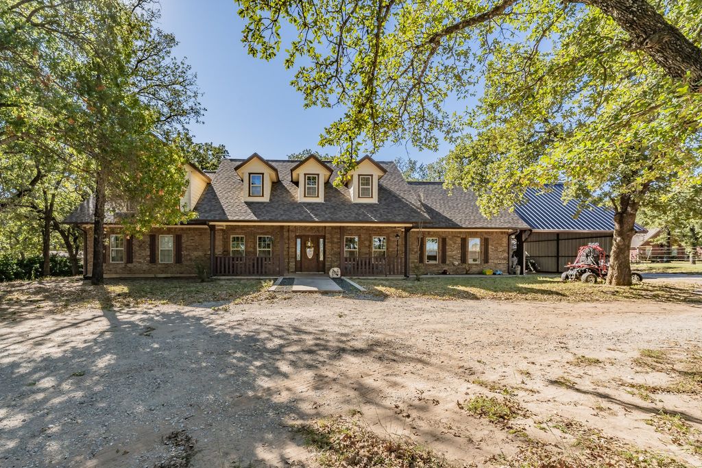 2865 J E Woody Road, Springtown, TX 76082