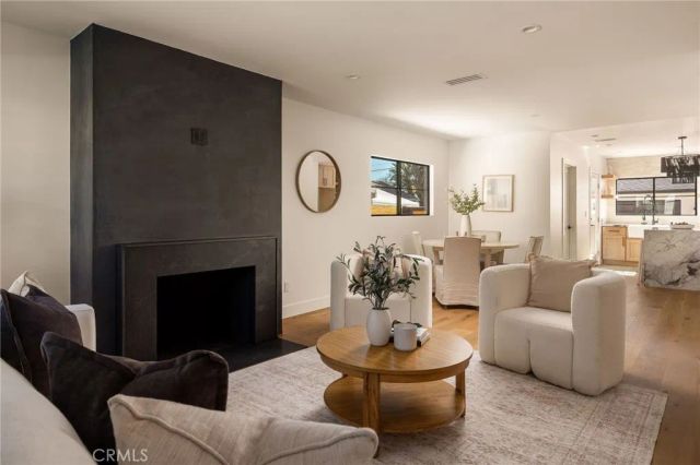 3176 La Tierra Street, Pasadena, CA 91107