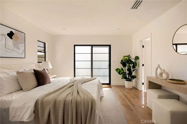 3176 La Tierra Street, Pasadena, CA 91107