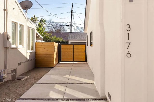 3176 La Tierra Street, Pasadena, CA 91107