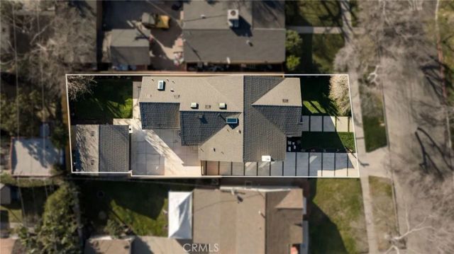 3176 La Tierra Street, Pasadena, CA 91107