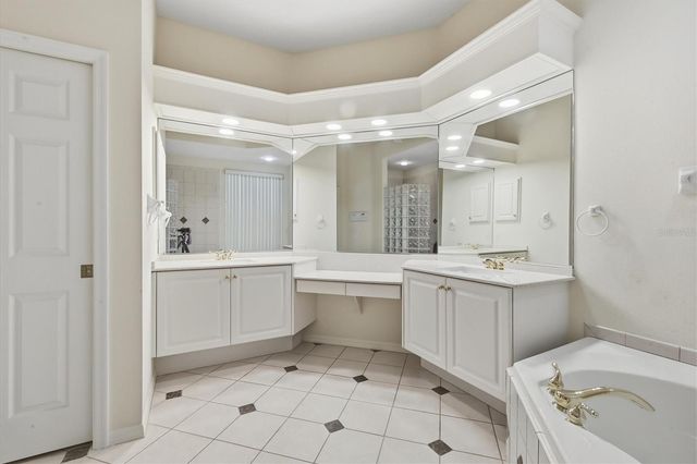 7340 SAINT GEORGES WAY, University Park, FL 34201