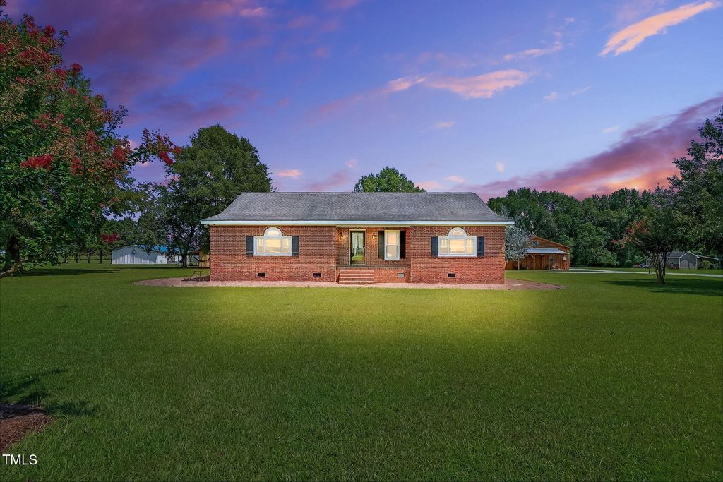 2888 Benson Hardee Road, Benson, NC 27504