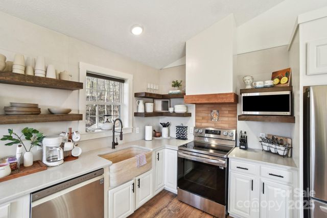 146 Promiseland Road, Canton, NC 28716