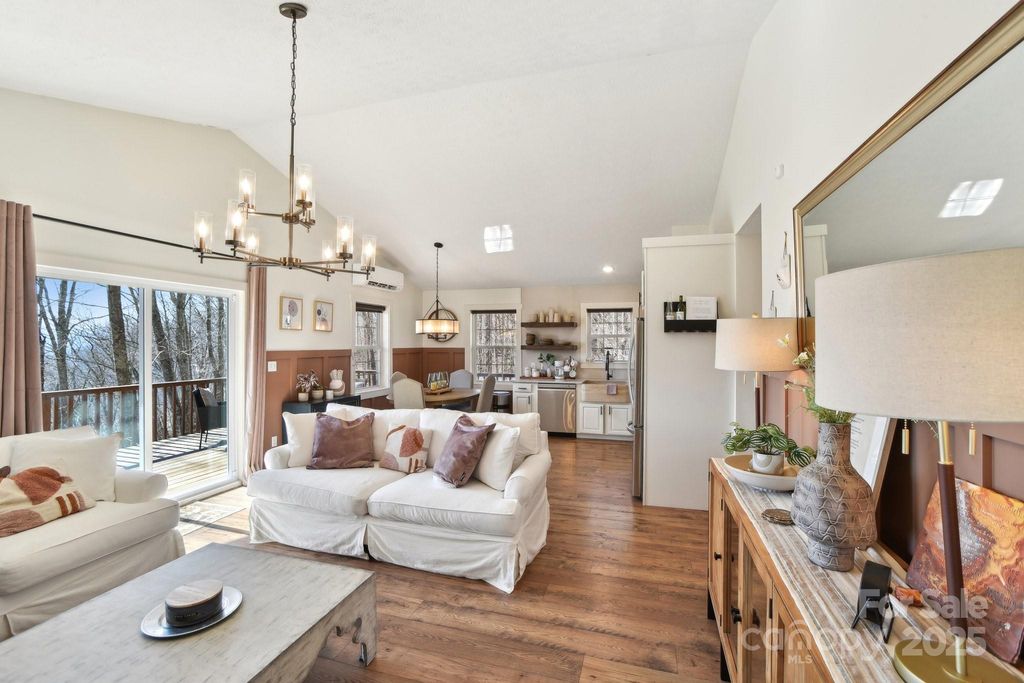146 Promiseland Road, Canton, NC 28716
