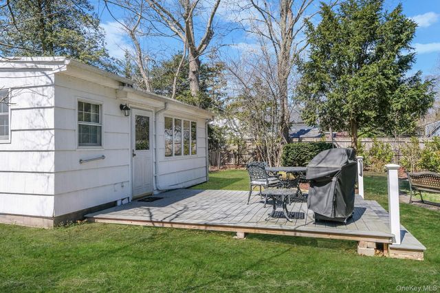 223 Connetquot Road, Bayport, NY 11705