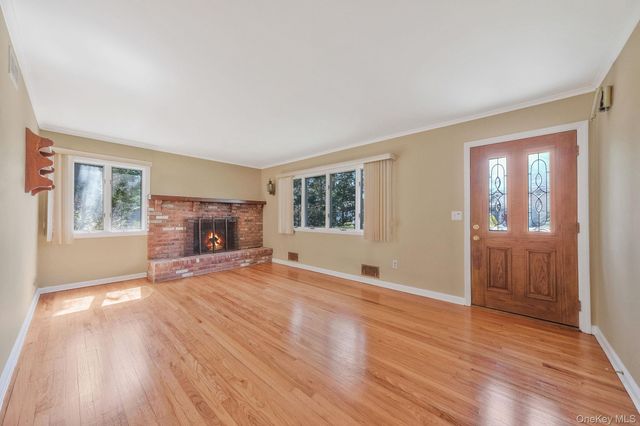 223 Connetquot Road, Bayport, NY 11705