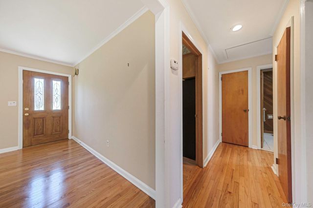 223 Connetquot Road, Bayport, NY 11705