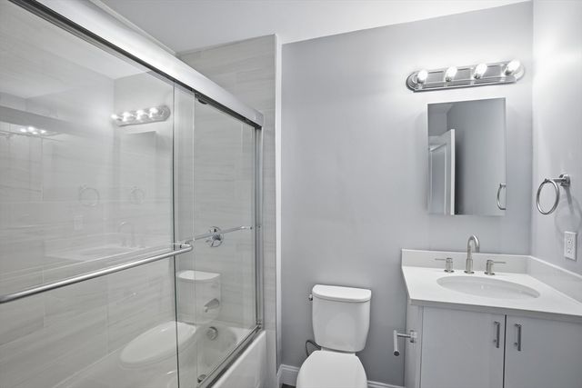 632 Centre St 302, Boston, MA 02139