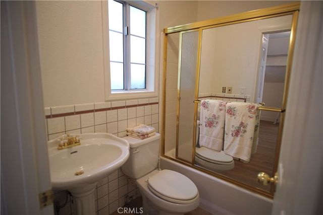 319 Dorn Drive, Crestline, CA 92325