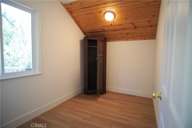 319 Dorn Drive, Crestline, CA 92325